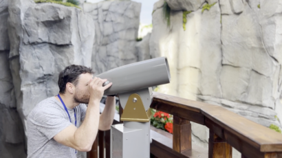 Yomis AR binoculars at Europa Park. Augmented reality binoculars for a theme park