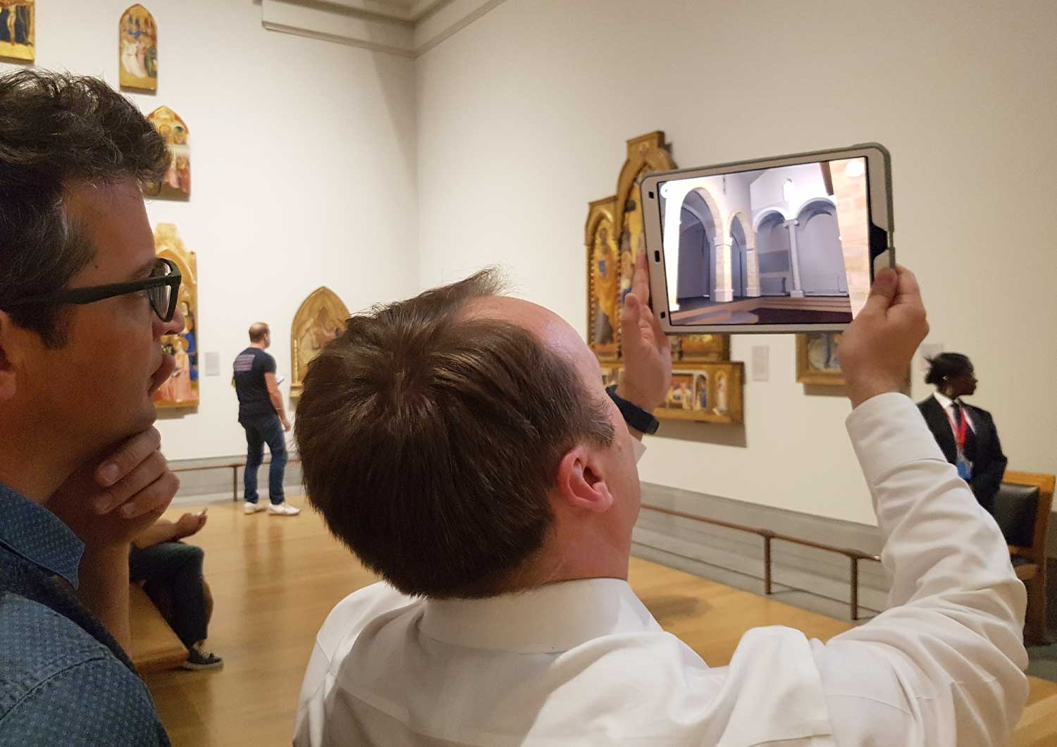 Hidden Florence app being used in the National Gallery