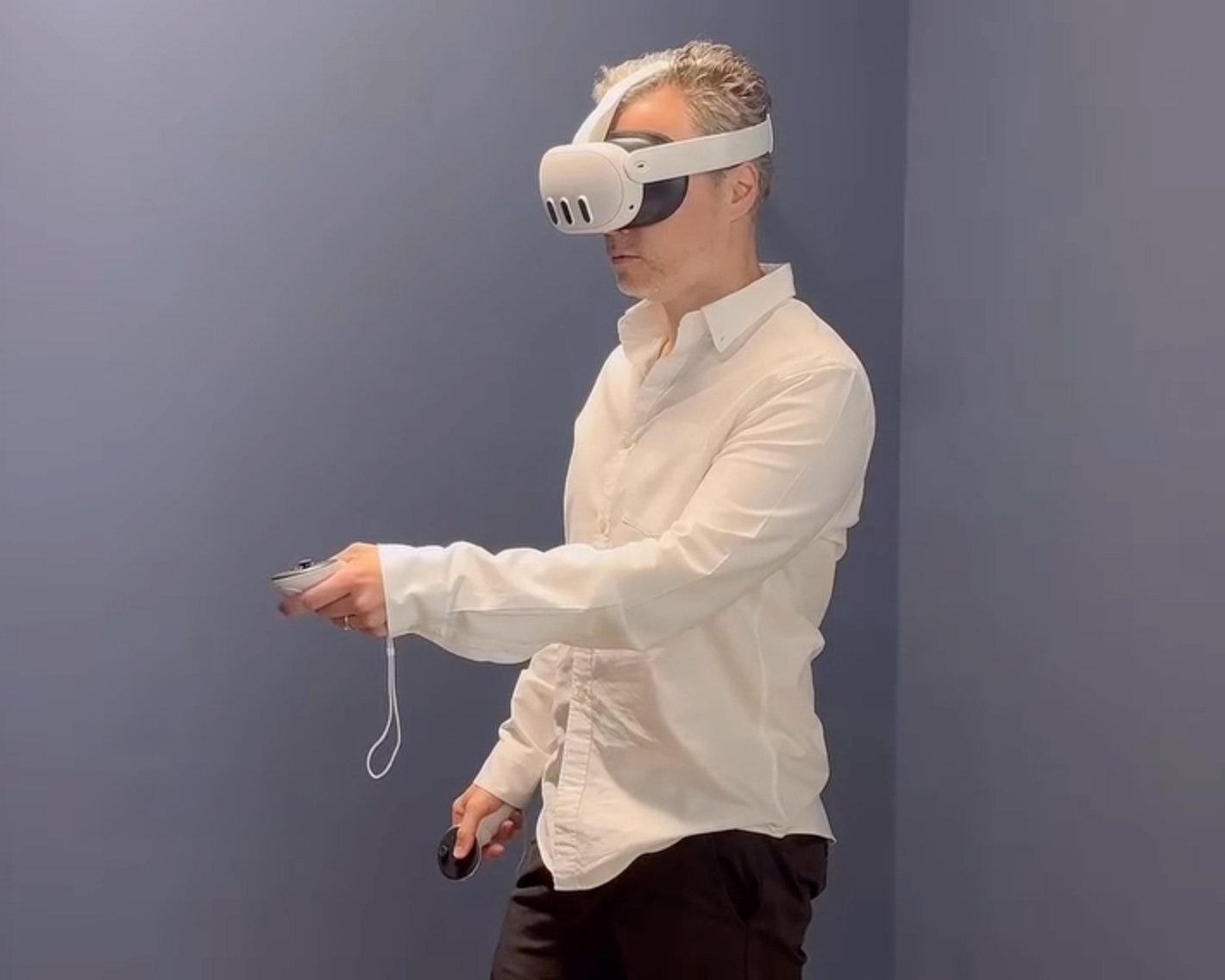 Author Tom Weaver with VR headset at his book launch event VR experience: Artificial Wisdom