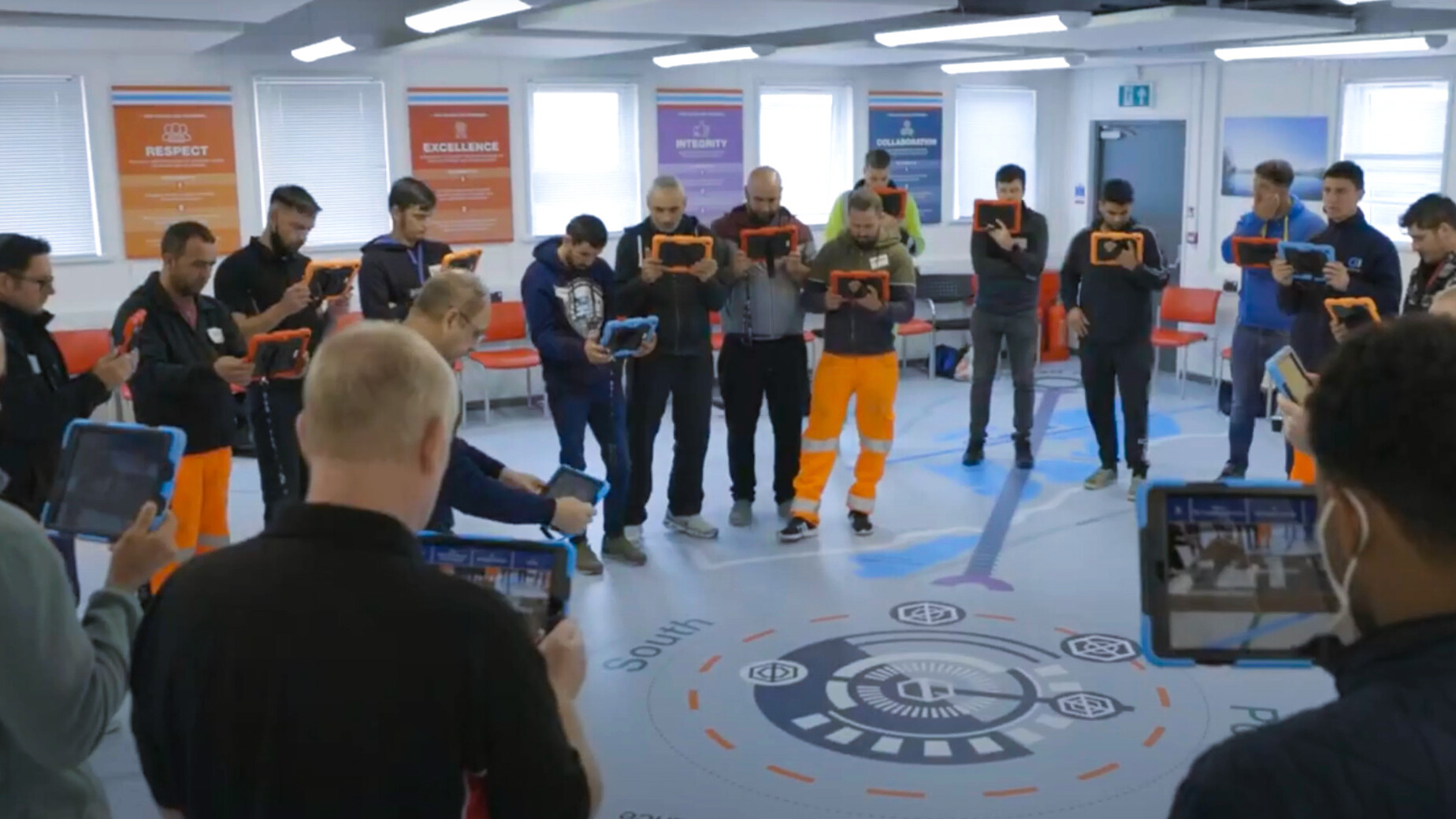 HS2 induction course for workers, Zubr's augmented reality induction training for HS2, HS2 induction, Immersive AR Training Solutions. Augmented reality safety training app, AR safety training, Zubr.